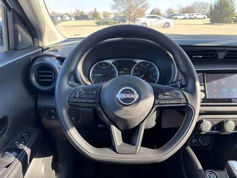 Used 2025 Nissan Kicks Play S image 15