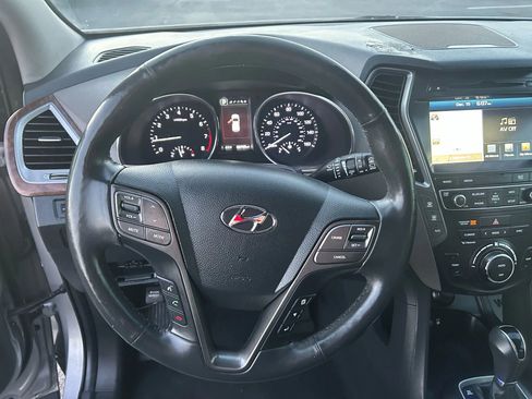 Used 2017 Hyundai Santa Fe FWD image 9