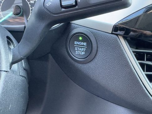 Used 2022 Ford Escape SE w/ Cold Weather Package image 17