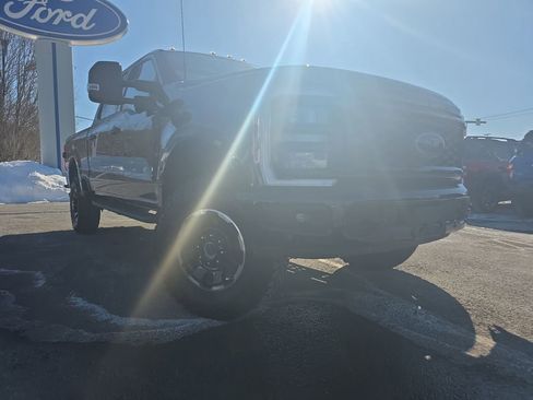 Certified 2025 Ford F250 Lariat w/ Lariat Ultimate Package image 9