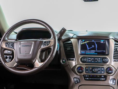 Used 2018 GMC Yukon Denali w/ Denali Ultimate Package image 18