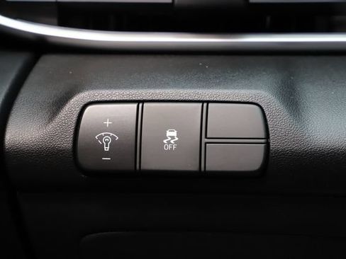 Used 2025 Hyundai Elantra SEL FWD image 34