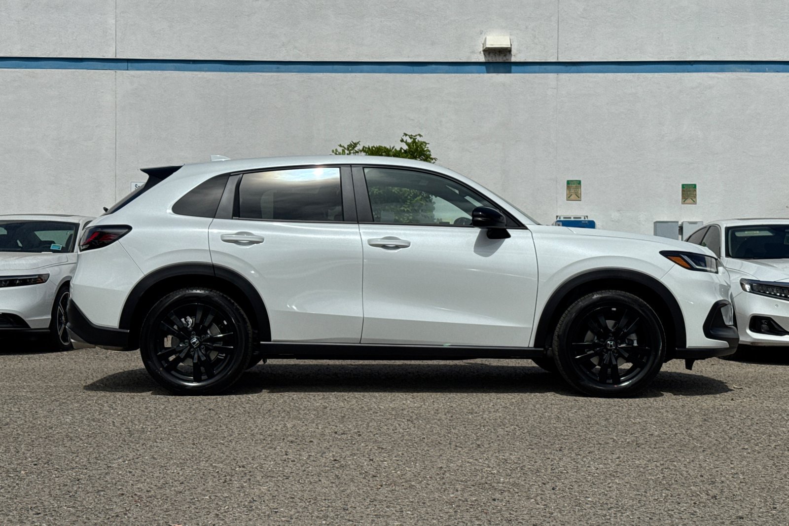 Used 2027 Honda HR-V Sport image 3