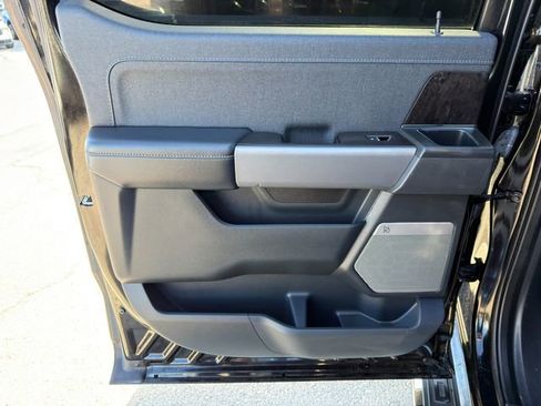 Used 2021 Ford F150 Lariat w/ Max Trailer Tow Package image 17