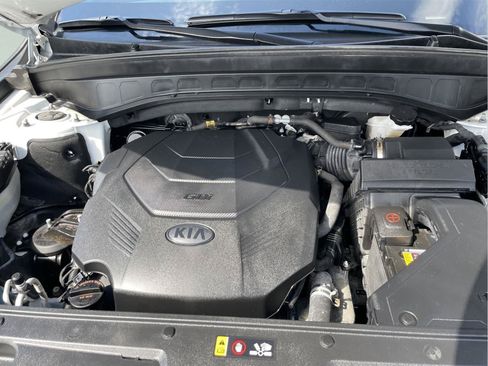 Used 2020 Kia Telluride SX w/ Towing Package FWD image 11