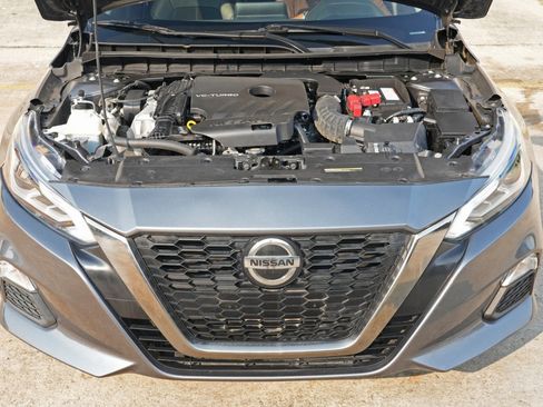 Used 2022 Nissan Altima 2.0 SR FWD image 6