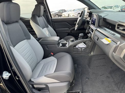 New 2025 Toyota Tacoma TRD Off-Road image 8