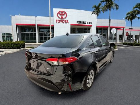 Used 2025 Toyota Corolla LE FWD image 10
