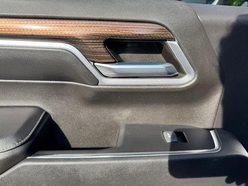 Used 2023 Chevrolet Silverado 1500 LT AWD/4WD image 18