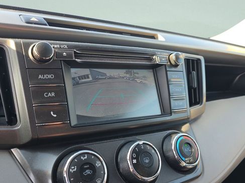 Used 2015 Toyota RAV4 LE image 17