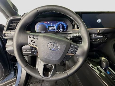 Certified 2025 Toyota Crown Signia AWD/4WD image 11