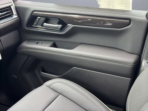 New 2026 GMC Yukon Elevation w/ Elevation Premium Package AWD/4WD image 25