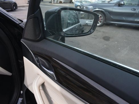 Used 2023 BMW 530e xDrive w/ Convenience Package image 23