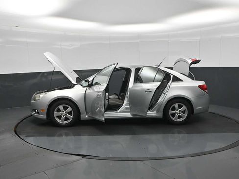 Used 2014 Chevrolet Cruze LT w/ RS Package image 39