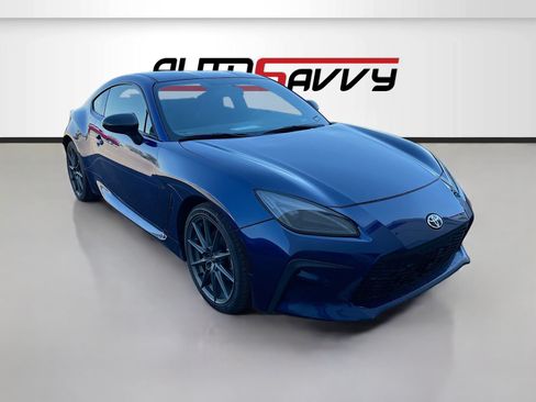 Used 2025 Toyota GR86 w/ ALL Weather Mat Package (TMS) RWD image 1