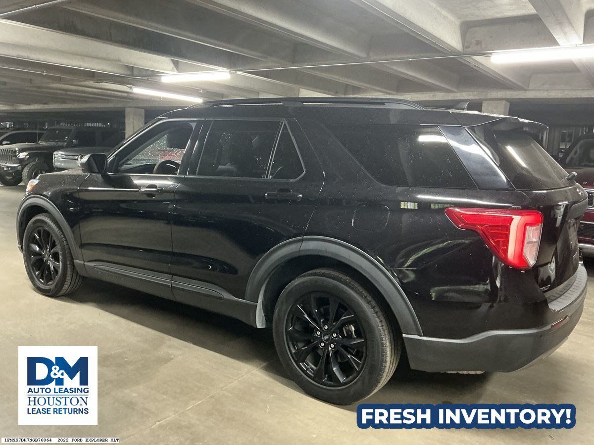 Used 2022 Ford Explorer XLT w/ Equipment Group 202A RWD image 4