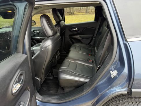 Used 2020 Jeep Cherokee Limited image 13