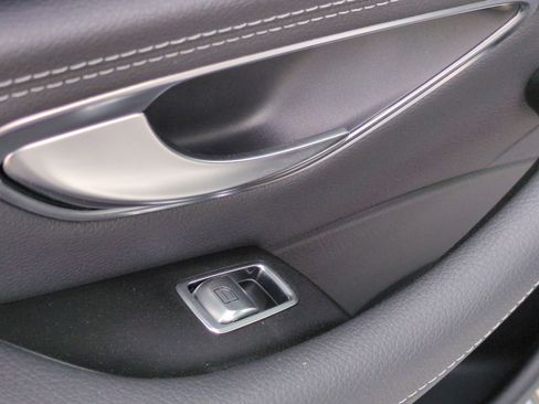Used 2019 Mercedes-Benz E 300 image 30