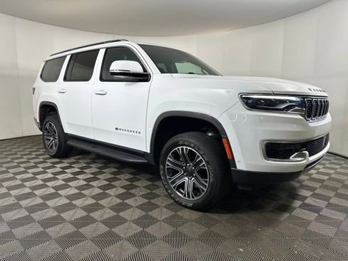 Used 2022 Jeep Wagoneer Series III w/ Flexible Seating Group image 2