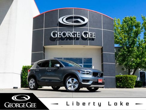 Used 2019 Volvo XC40 T5 Momentum AWD/4WD image 1