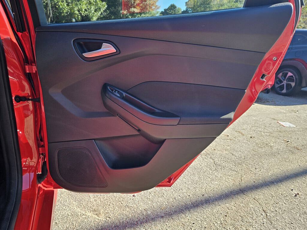 Used 2016 Ford Focus ST FWD image 16