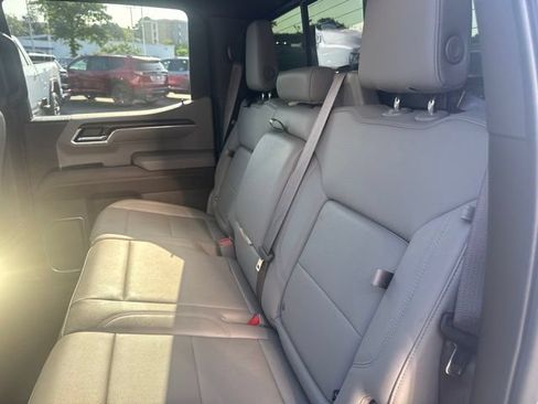 Used 2023 GMC Sierra 1500 SLT w/ SLT Premium Package AWD/4WD image 23