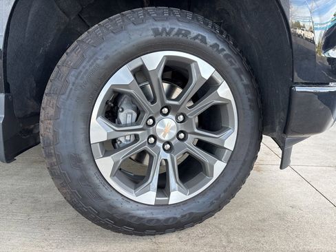 Used 2025 Chevrolet Silverado 1500 High Country w/ Technology Package image 37