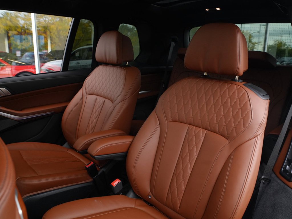 Used 2025 BMW X7 M60i w/ Executive Package AWD/4WD image 37