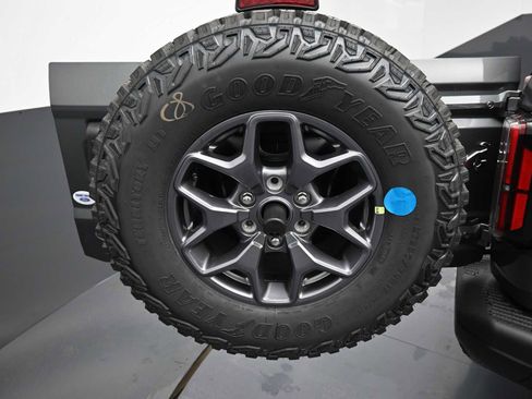 New 2025 Ford Bronco Badlands image 19