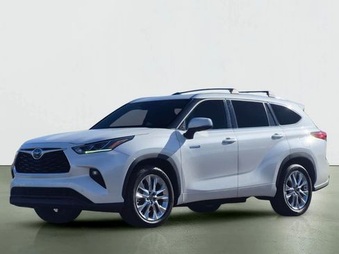 Used 2021 Toyota Highlander Limited FWD image 2