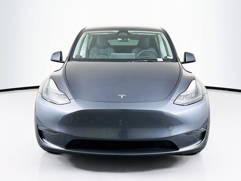 Used 2023 Tesla Model Y Long Range image 2