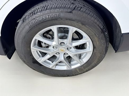 Used 2024 Chevrolet Equinox LT image 36