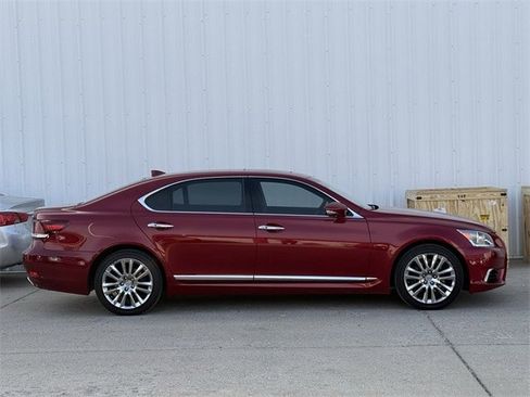 Used 2017 Lexus LS 460 L image 3