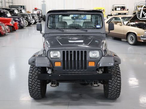 Used 1988 Jeep Wrangler 4WD image 3