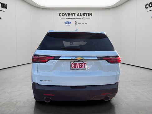 Used 2023 Chevrolet Traverse LS w/ Safety Package FWD image 4