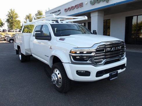 New 2025 RAM 5500 Tradesman w/ Laramie Trim Package image 2