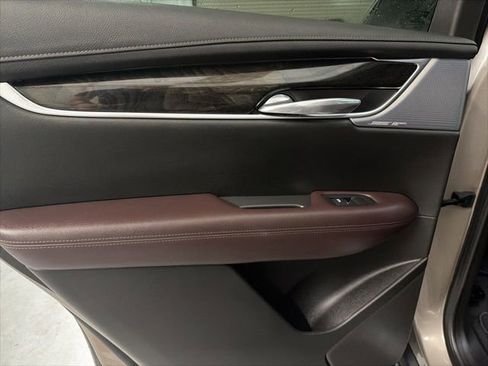 Used 2023 Cadillac XT6 Premium Luxury FWD image 13