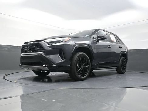 Used 2025 Toyota RAV4 XSE w/ Weather Package AWD/4WD image 33