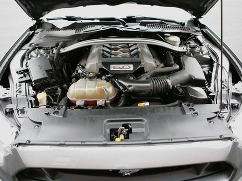 Used 2017 Ford Mustang GT Premium w/ GT Performance Package image 8