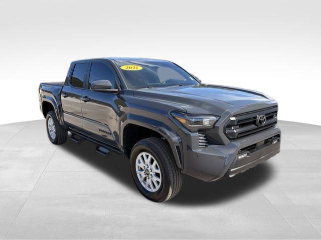 Used 2024 Toyota Tacoma SR5 AWD/4WD image 8
