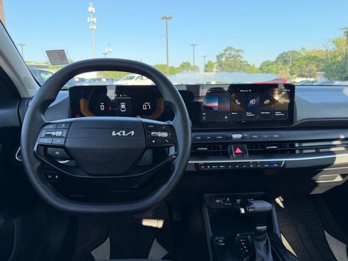 Certified 2025 Kia K4 FWD image 21