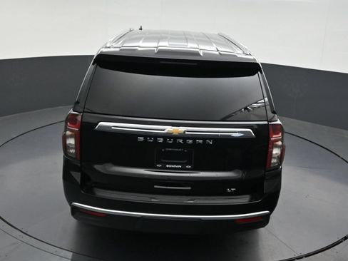 Used 2022 Chevrolet Suburban LT w/ Luxury Package RWD image 18