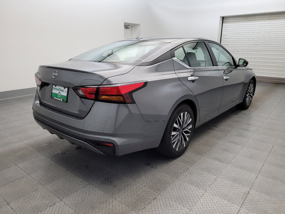 Used 2025 Nissan Altima 2.5 SV FWD image 9