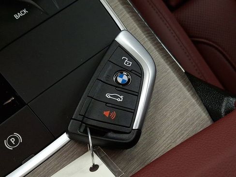 Used 2025 BMW 330i xDrive Sedan w/ Premium Package AWD/4WD image 23