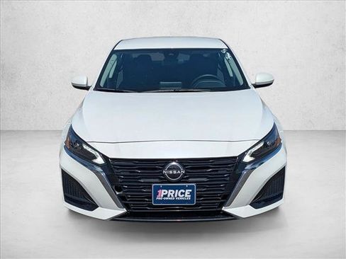 Used 2023 Nissan Altima 2.5 SV AWD/4WD image 2