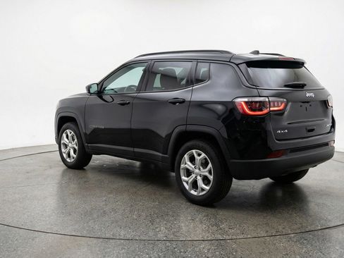 Used 2025 Jeep Compass Latitude image 6