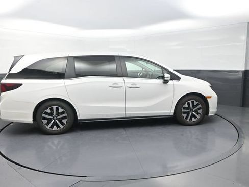 Used 2025 Honda Odyssey EX-L image 9