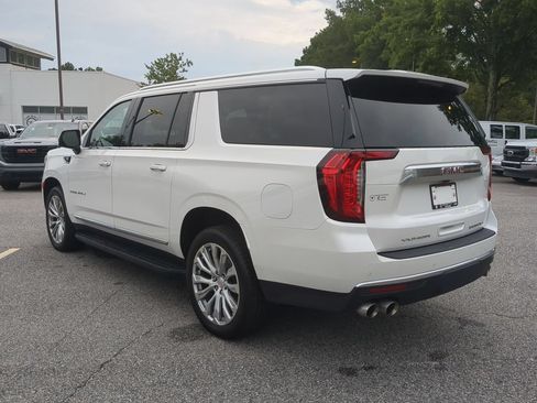 Used 2022 GMC Yukon XL Denali AWD/4WD image 6