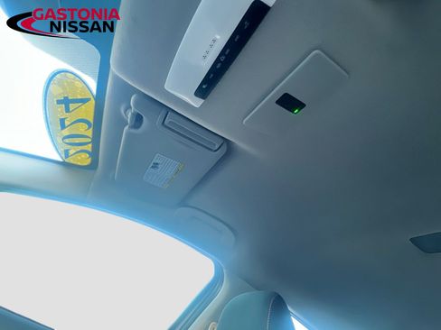 Used 2024 Nissan Versa SR w/ Electronics Package image 29