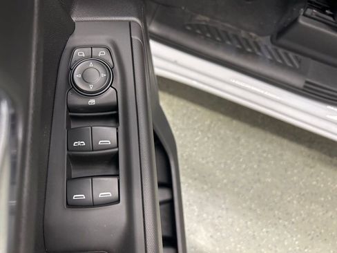 Used 2023 Chevrolet Silverado 1500 Custom AWD/4WD image 11